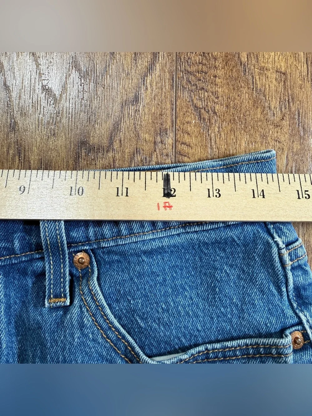 Levi’s 501 Original Cut-Off Denim Shorts Women’s W29 Raw Hem Jean Shorts